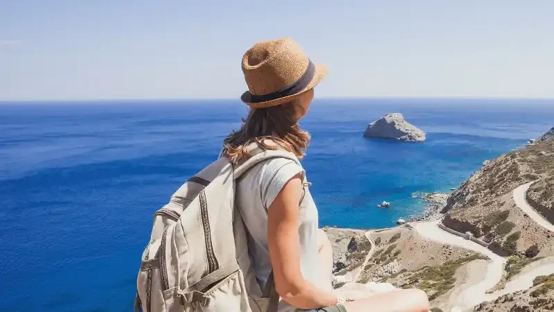 Una-polizza-viaggio-offre-protezione-assistenza-e-tranquillita-prima-e-durante-ogni-partenza-800x450 